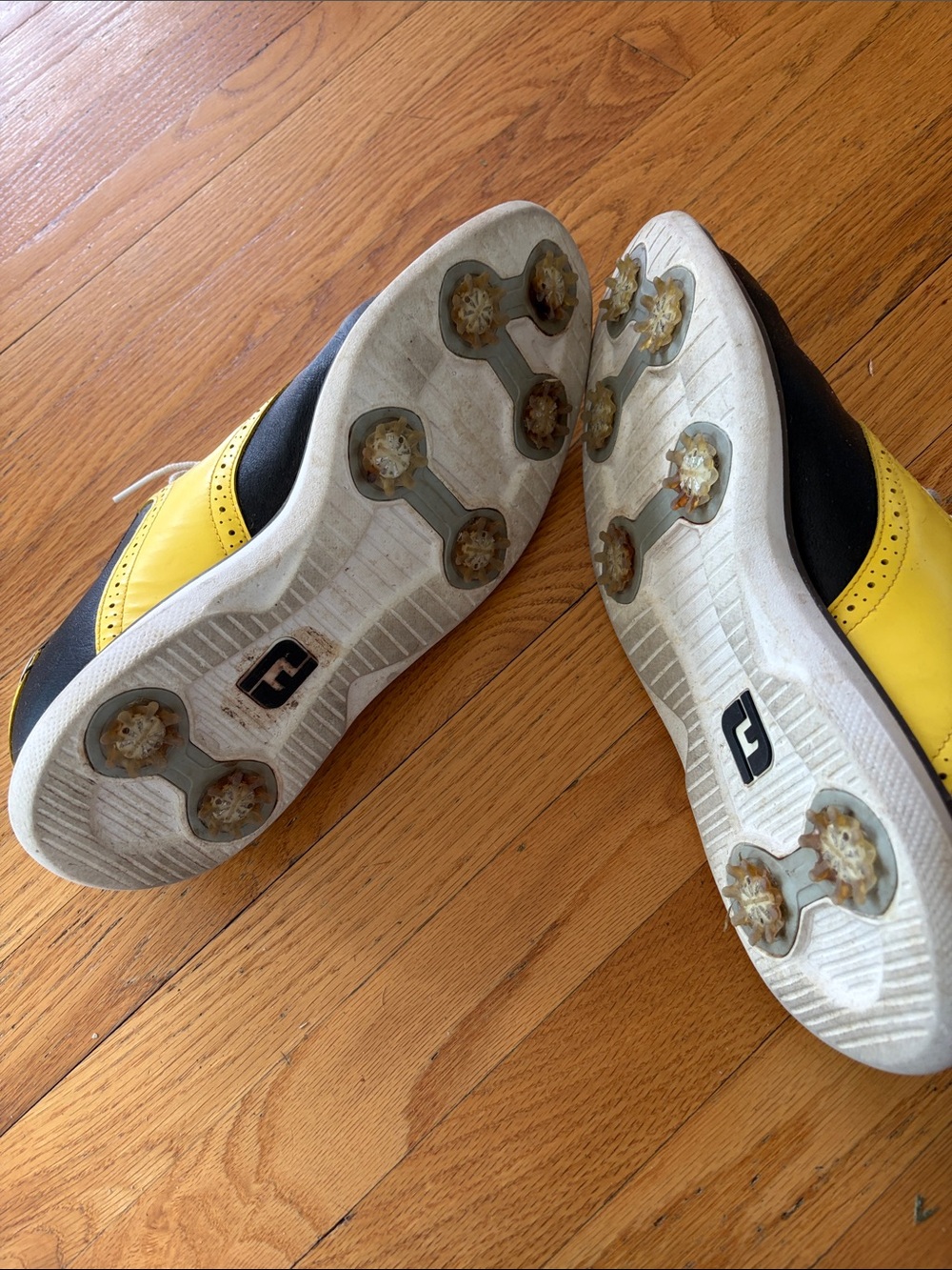 FootJoy Men’s Black and Yellow Saddle golf Shoes - Picture 5 of 6